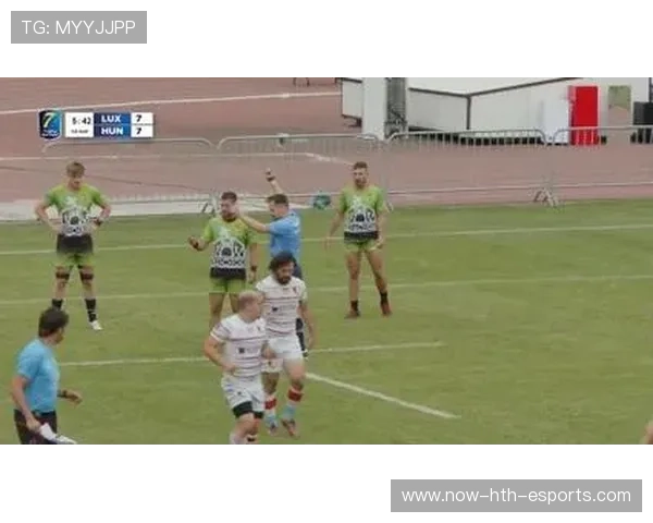 法国七人制橄榄球比赛中多次精彩配合，法国橄榄球联赛